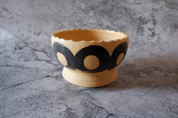 6号黄土黒化粧鉢655　塊根植物　多肉植物　盆栽　植木鉢　作家鉢　沖縄 1枚目の画像