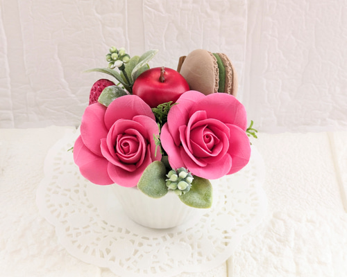 ❀クレイフラワー❀ピンクのバラ♪フラワーケーキ〈クレイのマカロン