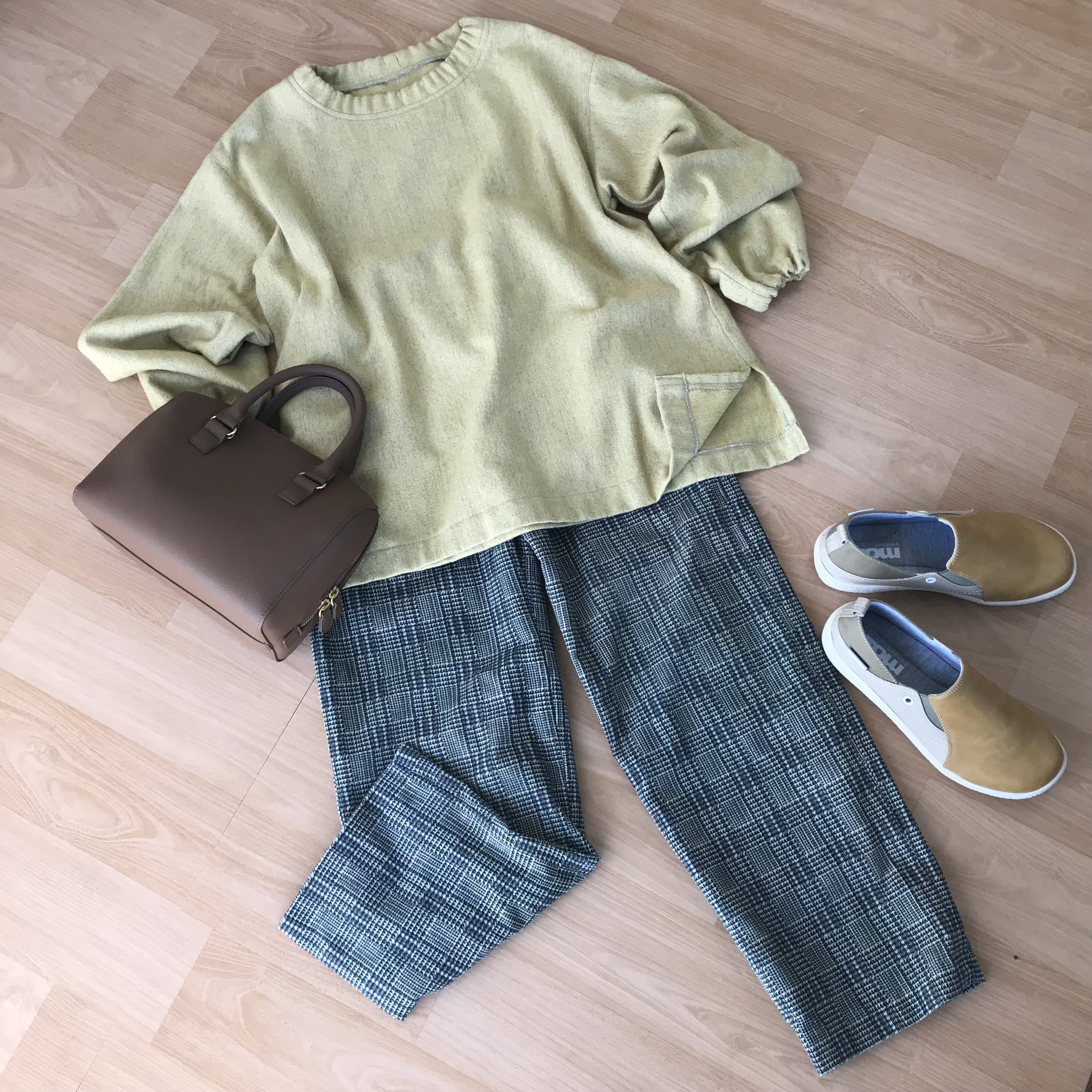 柔らか 起毛地 ゆったり　ブラウス' 衿ぐり、袖口ゴム仕様(4番色)