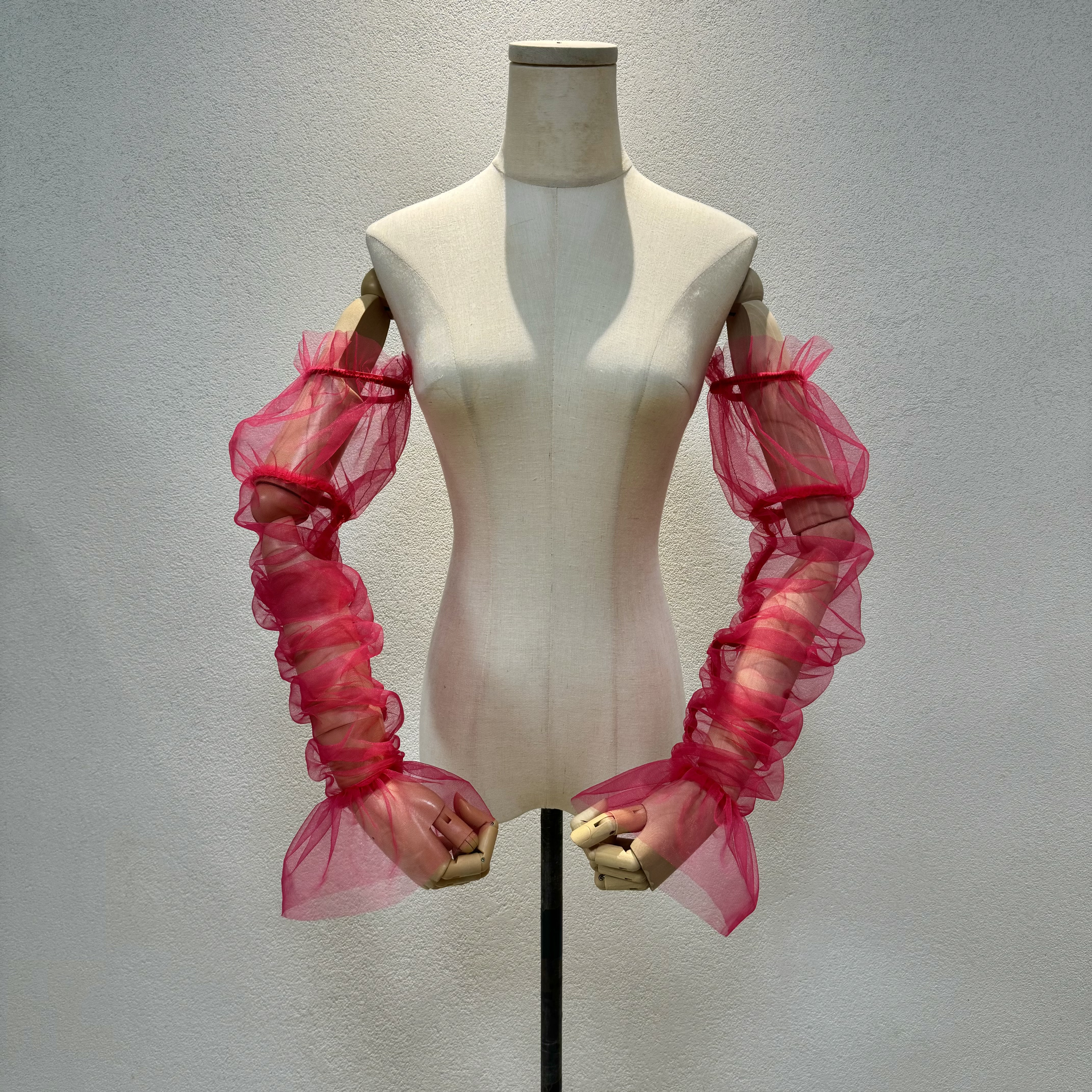 激売れ人気商品❢ソフトチュール　イチゴカラー　お色直し　シースルー袖　取り外し可能　オーダー可能　パーティードレス前撮り