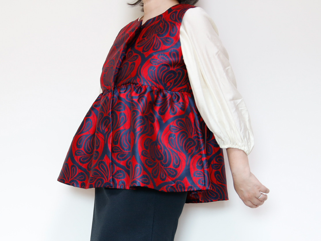 ペプラムベスト コベントガーデーン レッド  卒入式 セレモニー オフィス パーティ 結婚式