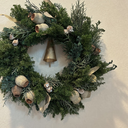Christmas wreathe　クリスマスリース　アンティークベル付き 3枚目の画像