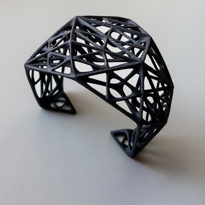 クオーツ　バングル　黒 6,688円