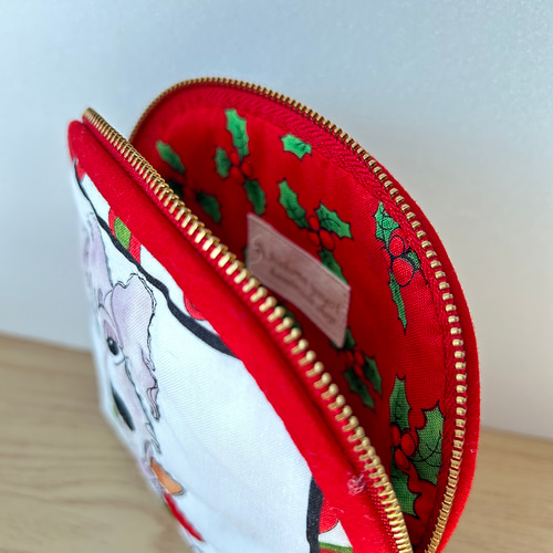 ✨完成品✨クリスマスポーチ (大きめ) ラウンドポーチ キルトポーチ