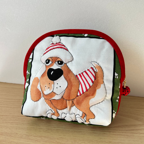 ✨完成品✨クリスマスポーチ (大きめ) ラウンドポーチ キルトポーチ