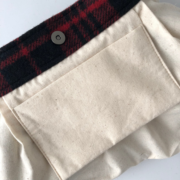 【☃冬限定☃】もこもこクラッチバッグ・赤いタータンチェック 5枚目の画像