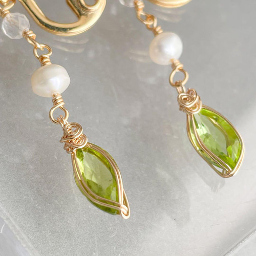 痛くなりにくい 優しく挟むクリップイヤリング ペリドット ワイヤー