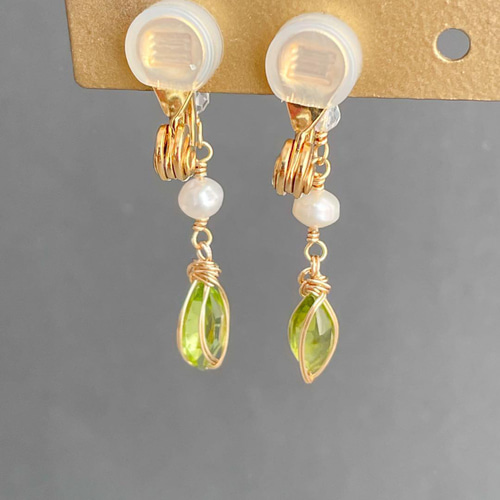 痛くなりにくい 優しく挟むクリップイヤリング ペリドット ワイヤー