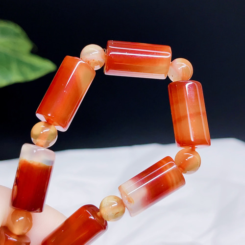 ❣️感謝BIGセール❣️ 南紅瑪瑙 チューブ型 デザイン ブレスレット
