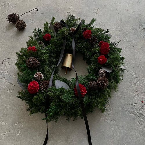 クリスマスリース】山帰来と松ぼっくりのクリスマスリース