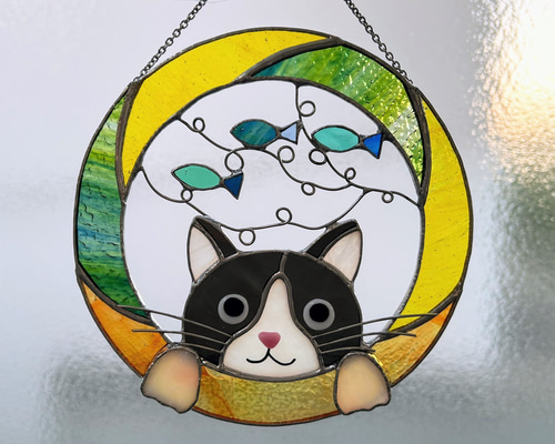 ネコちゃんとお魚のリース（ステンドグラスのオーナメント・サン