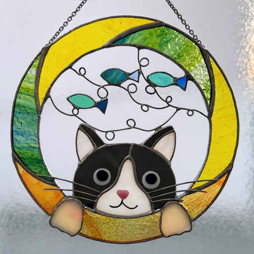 ネコちゃんとお魚のリース（ステンドグラスのオーナメント・サン