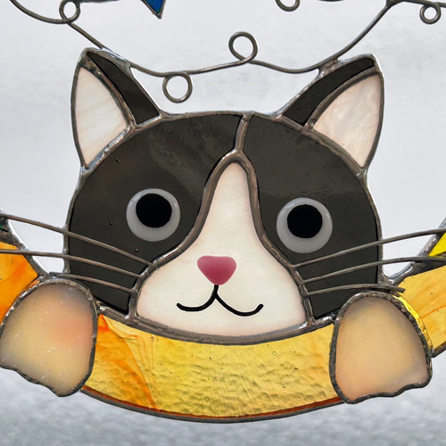 ネコちゃんとお魚のリース（ステンドグラスのオーナメント・サン