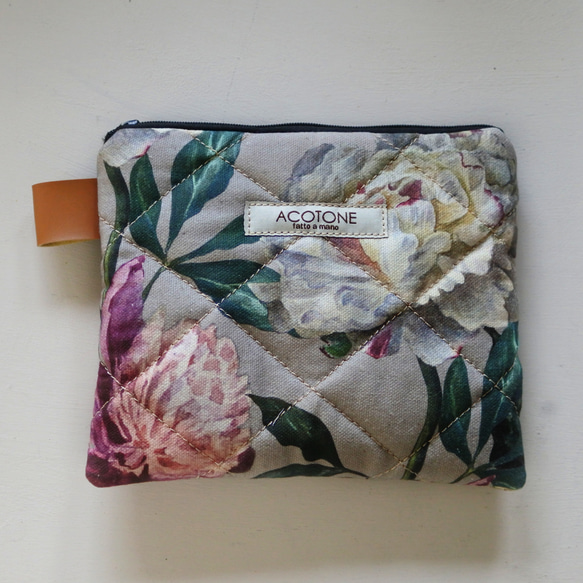 ［送料無料］コットンふかふかキルトポーチグレー花 2枚目の画像