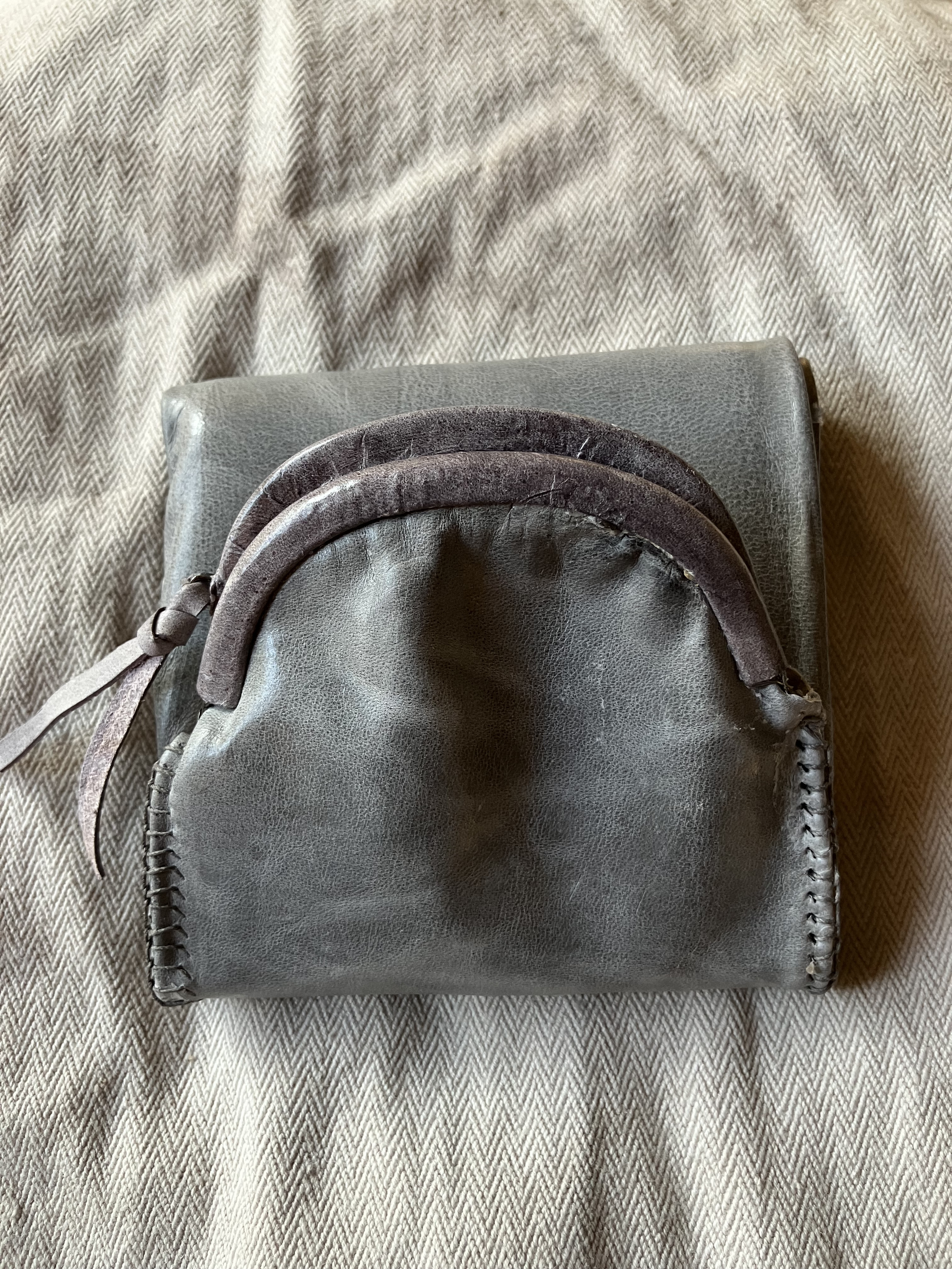 三つ折り財布　　アラスカレザー 7,810円