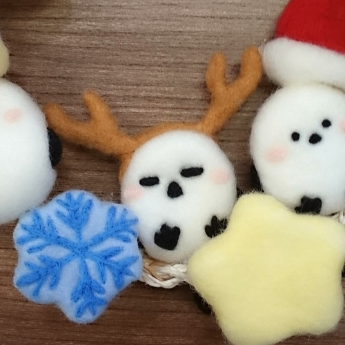 シマエナガたちのクリスマスリース シマエナガまみれ 羊毛フェルト oh