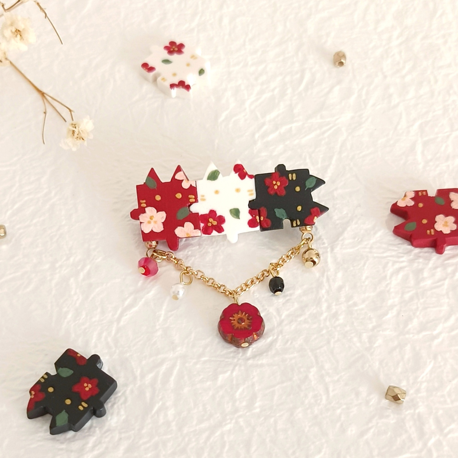 梅の花ネコパズルブローチ❀ 猫ねこ 和風 成人式