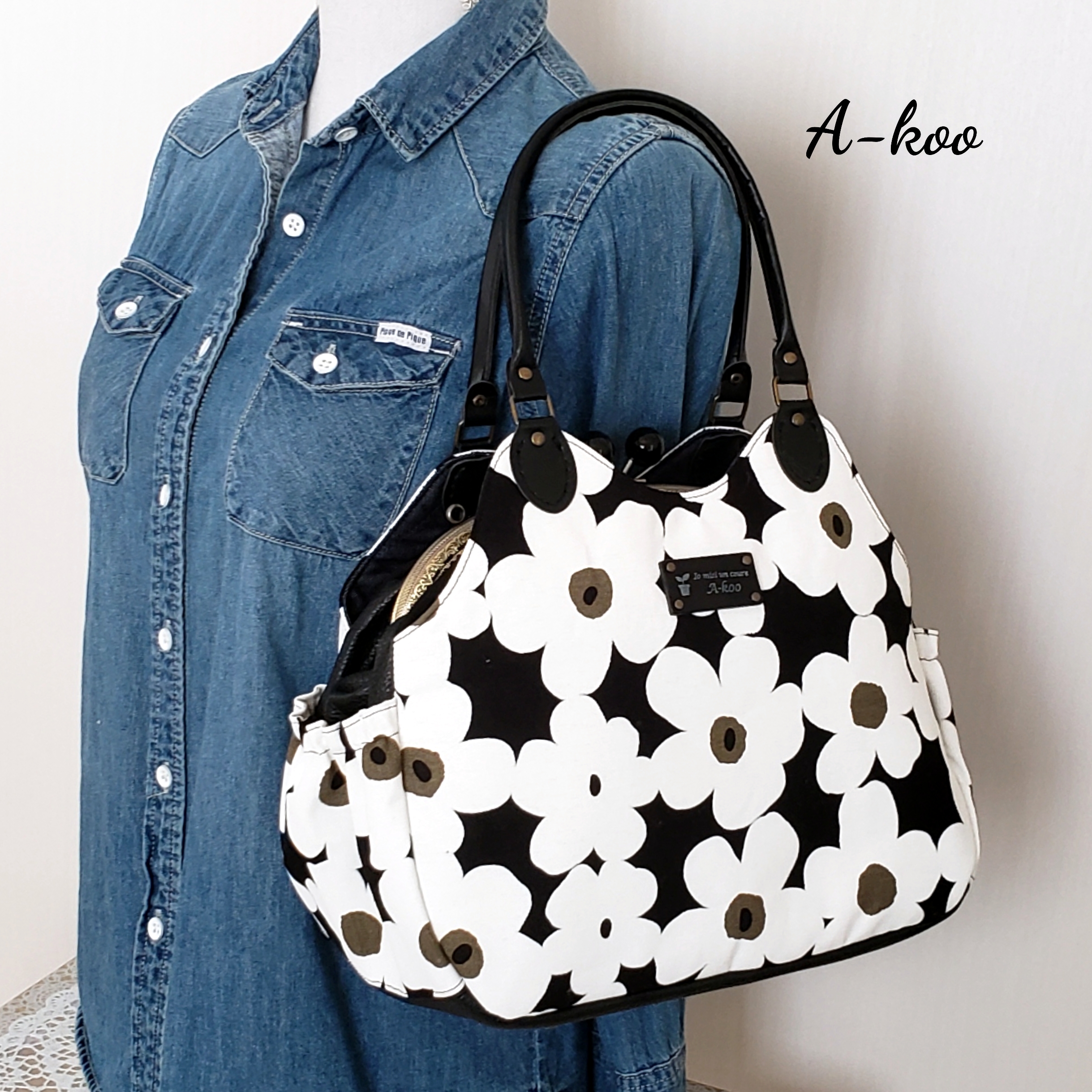 『受注製作』北欧調フラワー☆マスタード☆あおり付きがま口バッグ