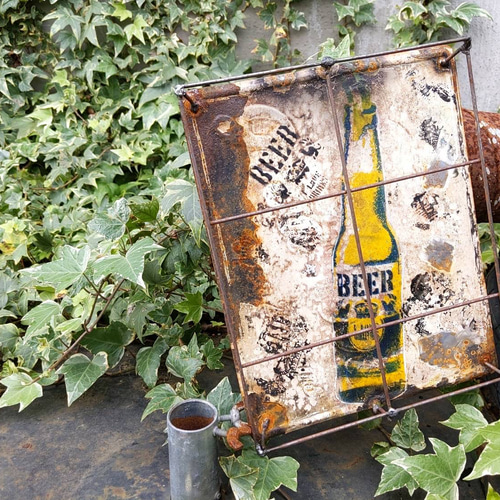 アンティークに仕上がった壁掛け看板 Old New！ブリキ看板 コロナ