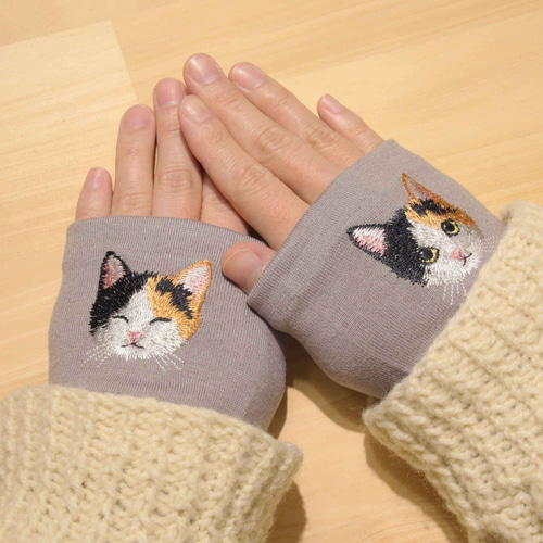 三毛猫】猫刺繍 アームウォーマ 日本製 ウール100％ ギフト 手袋