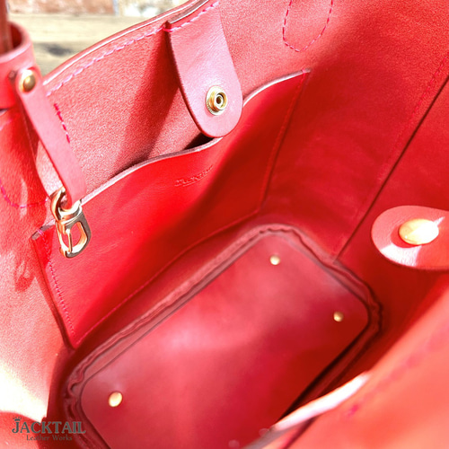 ミニトートバッグ（一点もの）／オイルレザー（赤） トートバッグ 革鞄