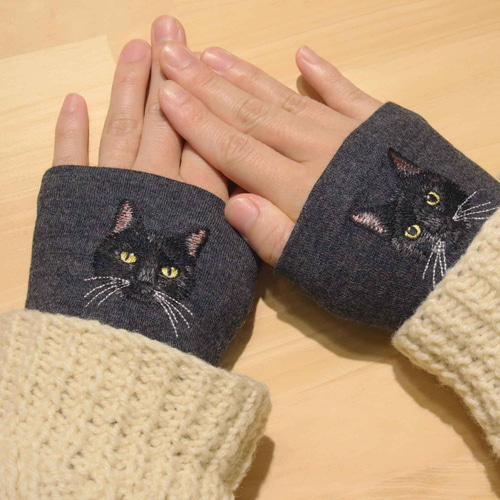 黒猫】猫刺繍 アームウォーマ 日本製 ウール100％ ギフト 手袋・ミトン