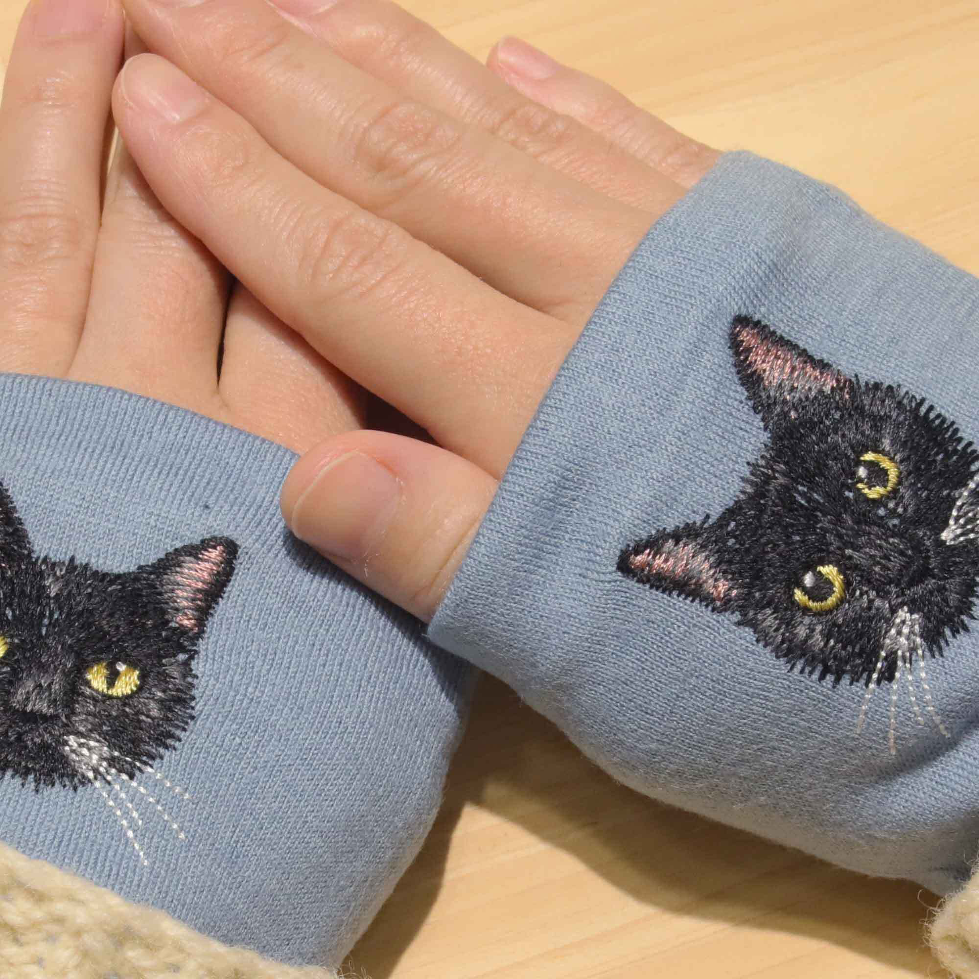 昨シーズン1番人気】 猫刺繍アームウォーマーⅡ 猫 ＋ 限定3色