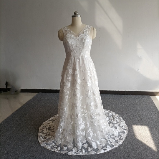 高品質！ウエディングドレス 贅沢な総レース 背中見せ マーメイドライン 編み上げ 結婚式/披露宴