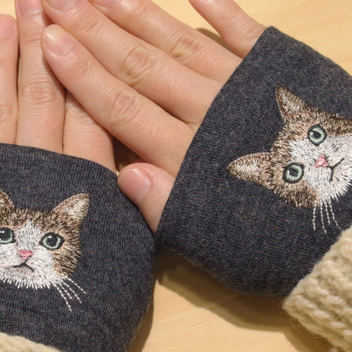 キジ白】猫刺繍 アームウォーマ 日本製 ウール100% ギフト 手袋 キジ白】猫刺繍 アームウォーマ 日本製 ウール100% ギフト 手袋