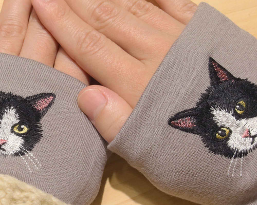 白黒】猫刺繍 アームウォーマ 日本製 ウール100％ ギフト 手袋・ミトン