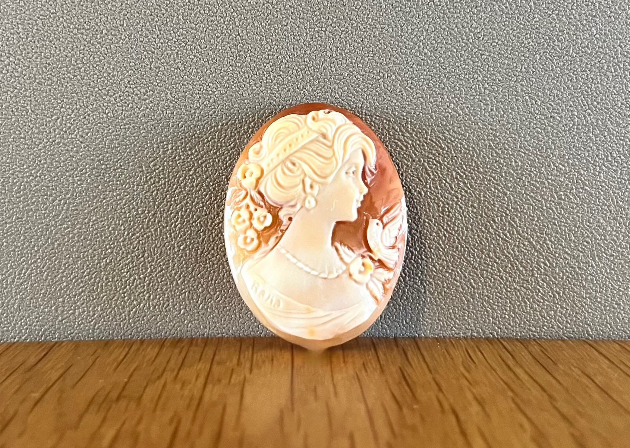 イタリアの古いカメオ Cameo アンティークカメオルース　diluca ディルーカ社製　Italy 【1点】