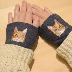 【茶トラ】猫刺繍 アームウォーマ  日本製  ウール100％ ギフト 5枚目の画像