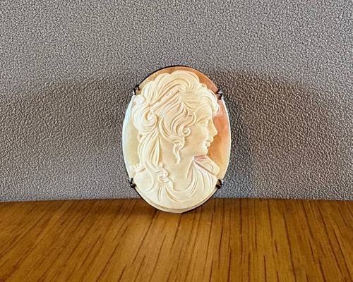 シェルカメオ CAMEO ブローチ 2WAY ヴィンテージ美品カメオ カメオ CAMEO ブローチ 2WAY ヴィンテージ 美品 です（ケース