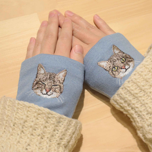 キジトラ親】猫刺繍 アームウォーマ 日本製 ウール100％ ギフト 手袋
