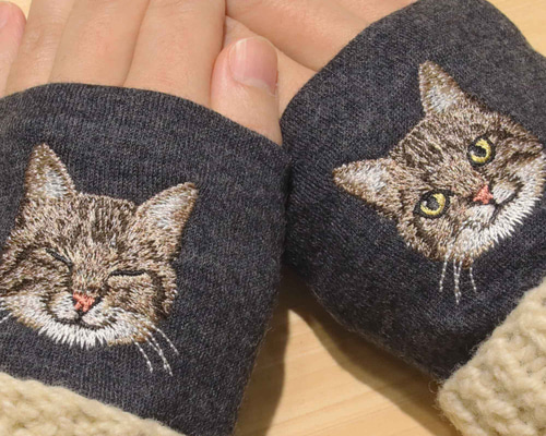 キジトラ親】猫刺繍 アームウォーマ 日本製 ウール100％ ギフト 手袋