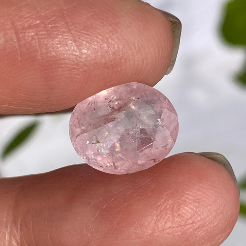 ピンクベリル♢モルガナイト 01 with 虹 天然石 天然色 天然石 HaRuKy