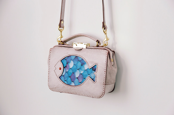 ★１つ限りキャンペーン中！★【深海魚】がま口バッグ 本革手作りのレザーショルダーバッグ  夏バッグ　 4枚目の画像