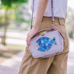 ★１つ限りキャンペーン中！★【深海魚】がま口バッグ 本革手作りのレザーショルダーバッグ  夏バッグ　 2枚目の画像