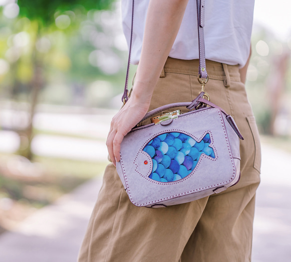 ★１つ限りキャンペーン中！★【深海魚】がま口バッグ 本革手作りのレザーショルダーバッグ  夏バッグ　 2枚目の画像