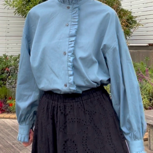 フォーマルにも！ぐるりと豪華なフリルシャツ＊スタンドカラー＊長袖