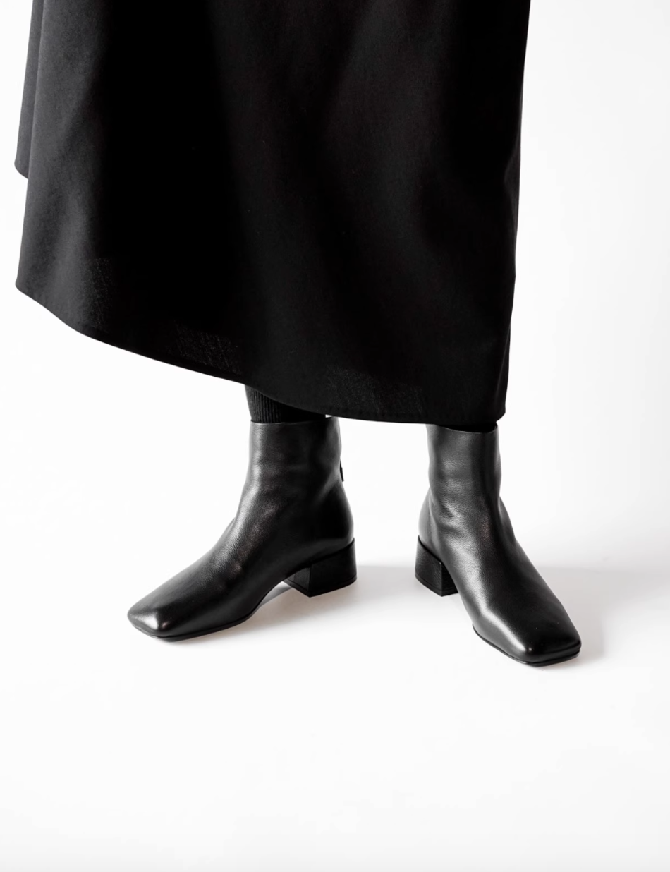 (スーパースリム)イタリア製牛革下層カーフスキン重工業ラウンドトゥブーツハンドメイドブラック