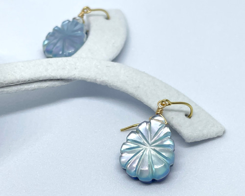 専用【C】水晶とラピスラズリ マザーオブパールの一粒ピアス 専用【C】水晶とラピスラズリ マザーオブパールの一粒ピアス