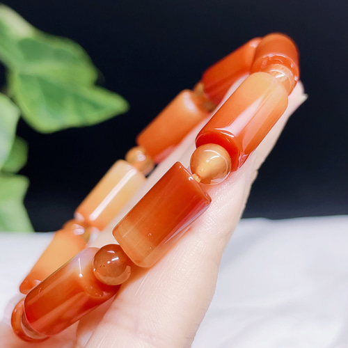 ❣️感謝BIGセール❣️ 南紅瑪瑙 チューブ型 デザイン ブレスレット