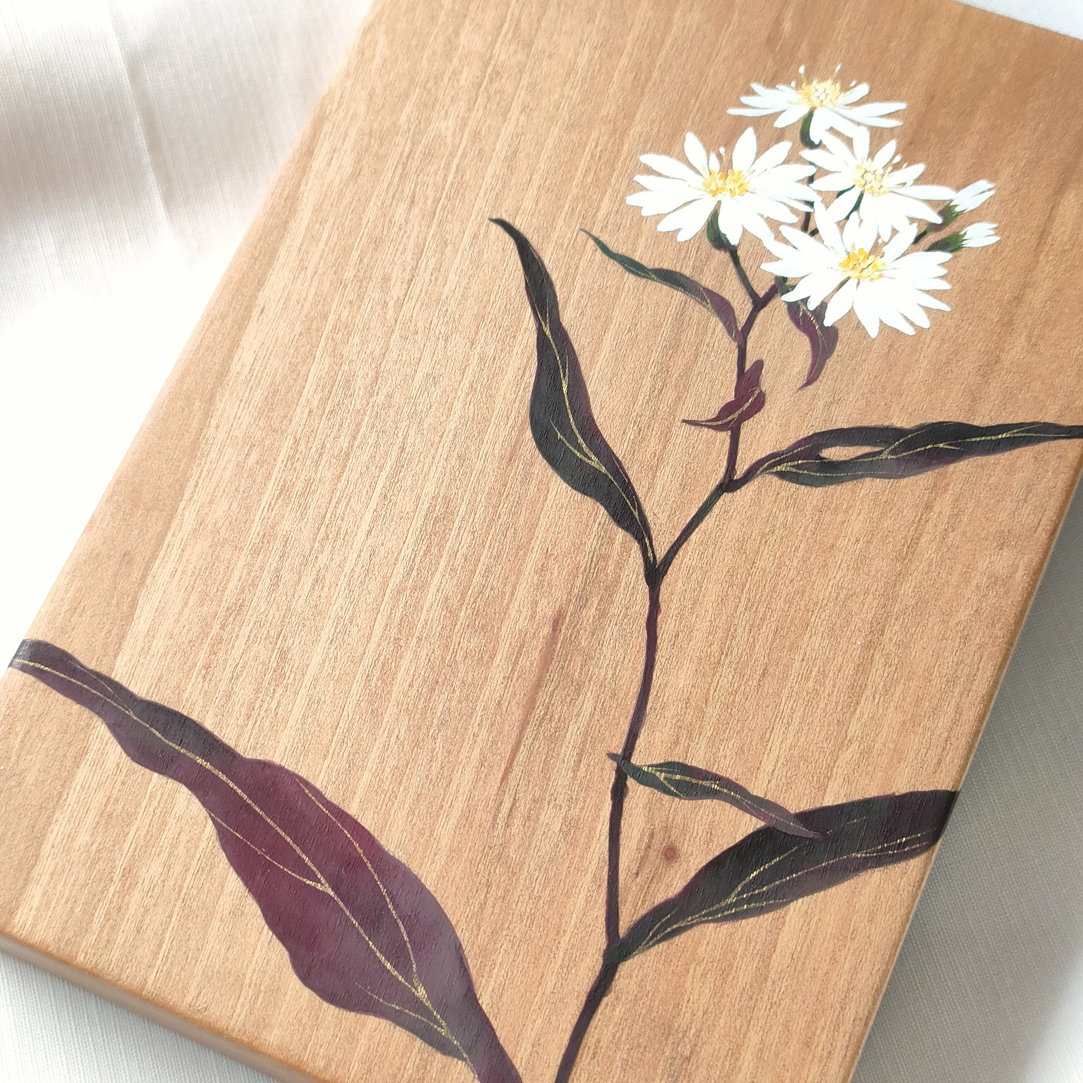 「葉紅葉の窓」白い花、胡麻菜(菊科)　絵画　工芸品　アート 11,154円