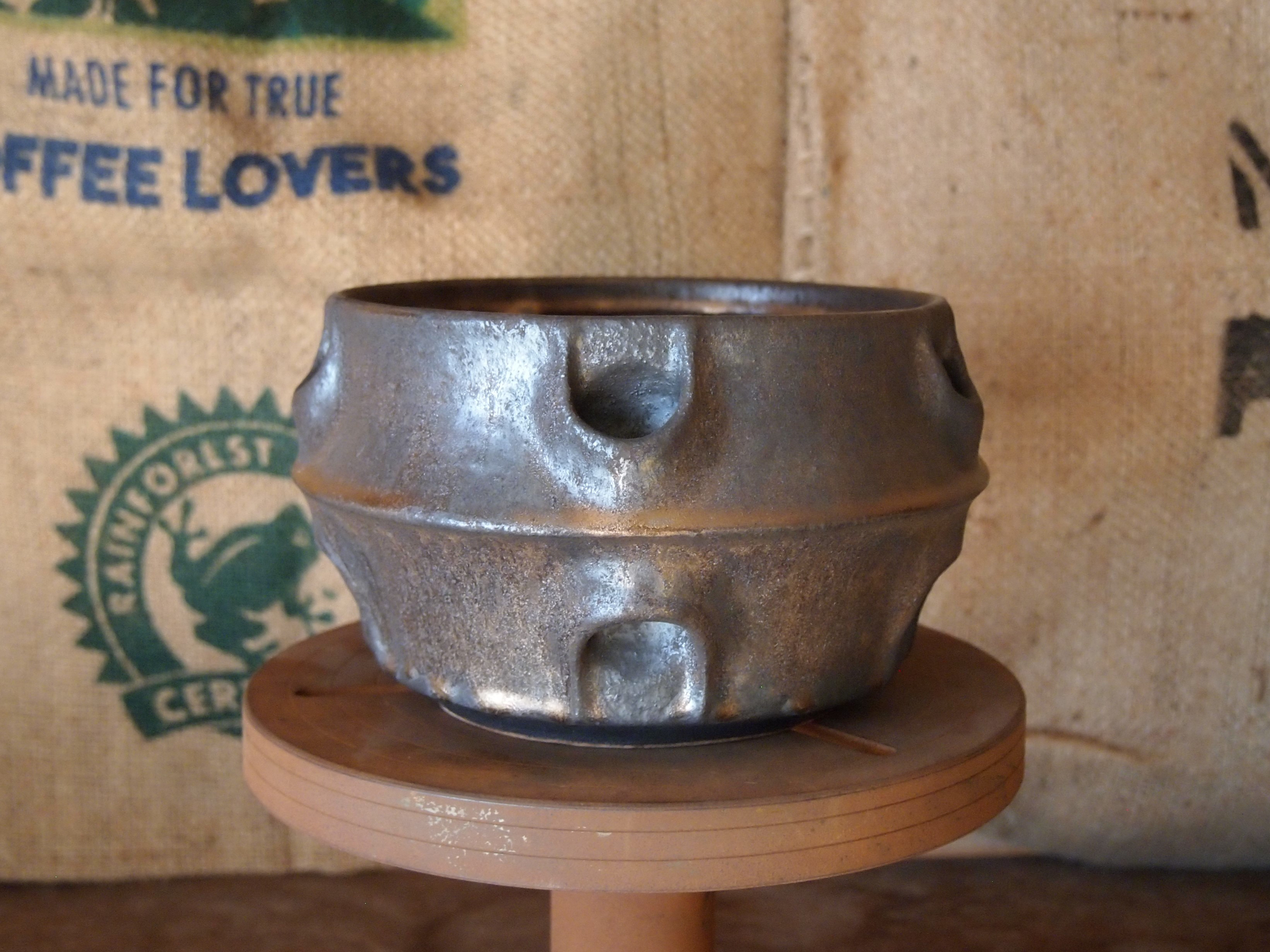 Φ16.1cm×h10.6㎝ 金属釉 UFO形植木鉢　①