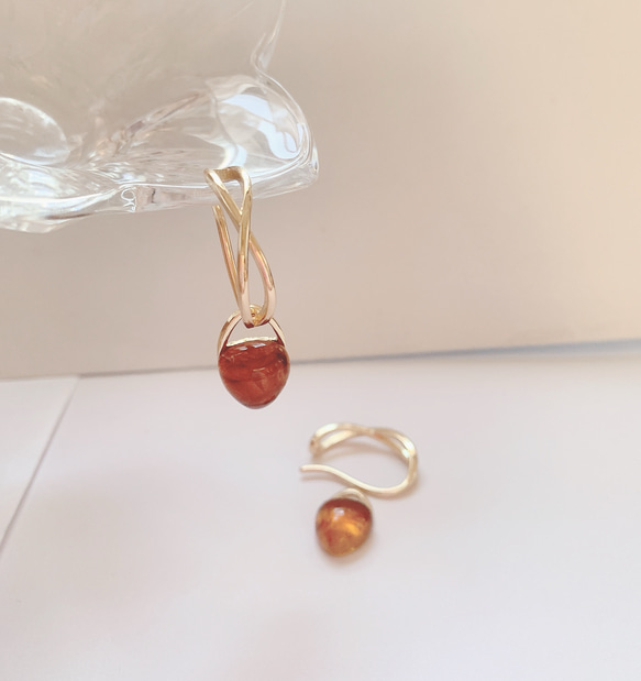 ❤️お得セット❤️ 2way♪ イヤーカフ & カフチャーム　　　ゴールド  べっ甲フープ　両耳用♪ 2枚目の画像