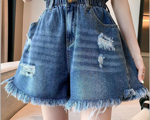 新品タグ付きd.i.a. デニムショートパンツ サイズ24 - メルカリ