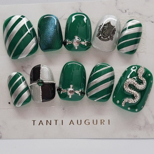 スリザリン風ネイル ネイルチップ（つけ爪） ふらっふぃ～.nail 通販
