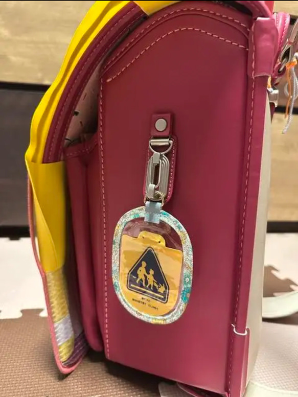 ＼グリーン系の花柄／O型 Dカン付き　ランドセルに付けれる＆安全ピンも通せる 7枚目の画像