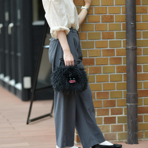 ロラライハリス♡カーキブラウンベロア♡刺繍のワンハンドル巾着バッグ♡ ロラライハリス♡カーキブラウンベロア♡刺繍のワンハンドル巾着